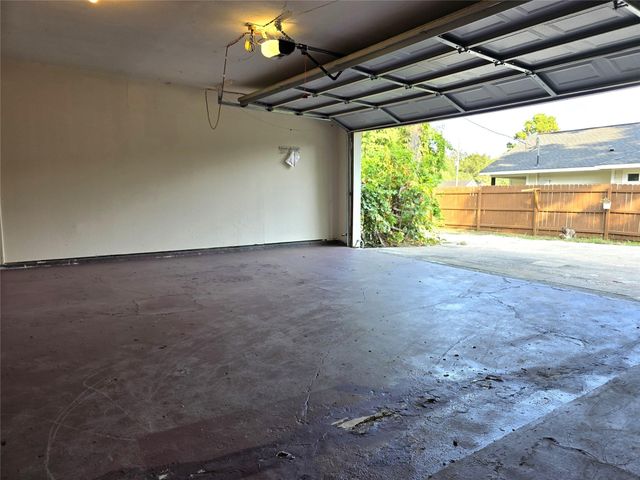 3748 Pin Oak Drive, Conroe, TX 77301