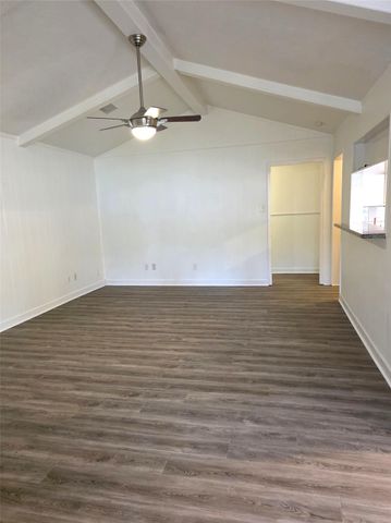 3748 Pin Oak Drive, Conroe, TX 77301