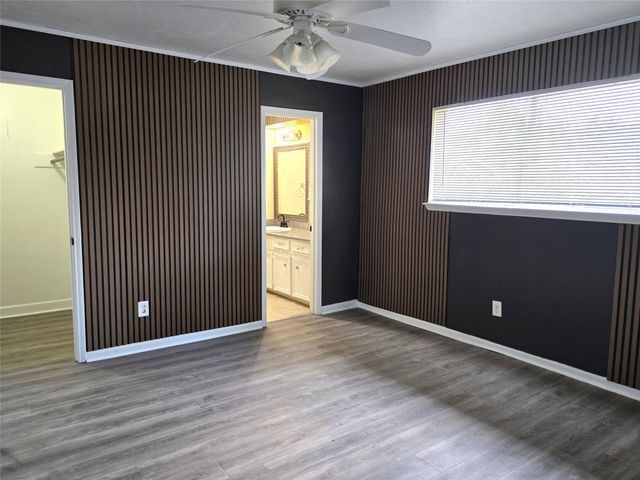 3748 Pin Oak Drive, Conroe, TX 77301