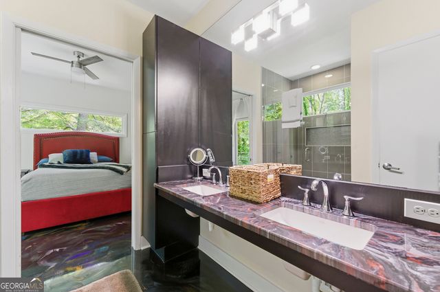 643 Larchmont Circle NW, Atlanta, GA 30318