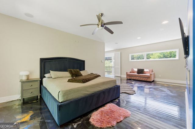 643 Larchmont Circle NW, Atlanta, GA 30318