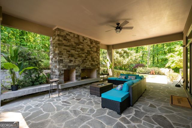 643 Larchmont Circle NW, Atlanta, GA 30318