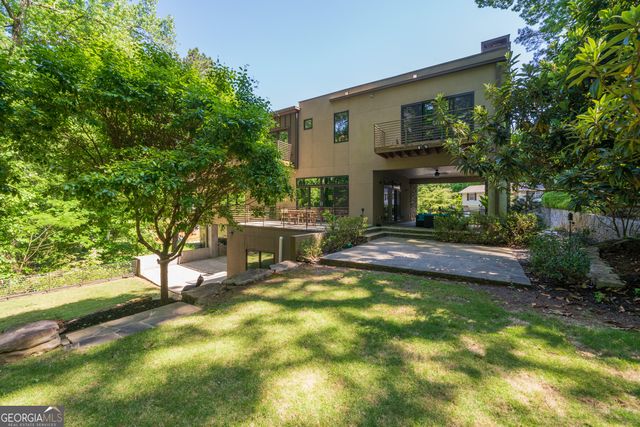 643 Larchmont Circle NW, Atlanta, GA 30318