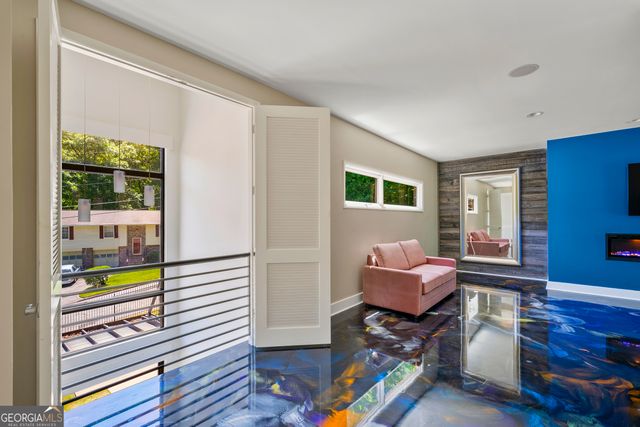 643 Larchmont Circle NW, Atlanta, GA 30318
