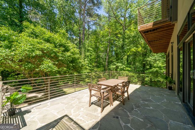 643 Larchmont Circle NW, Atlanta, GA 30318