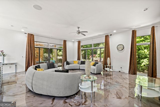 643 Larchmont Circle NW, Atlanta, GA 30318