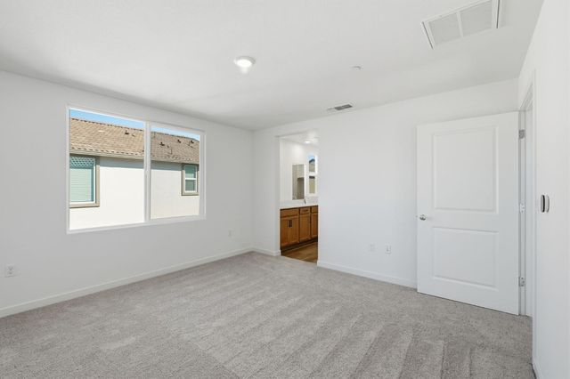 5205 Senesta Cir, Sacramento, CA 95824