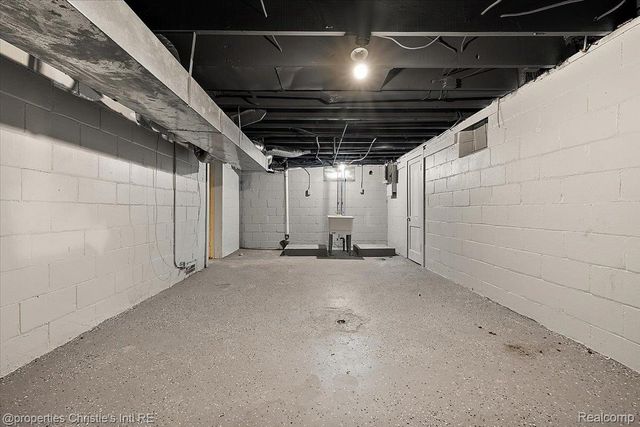 14635 Penrod Street, Detroit, MI 48223