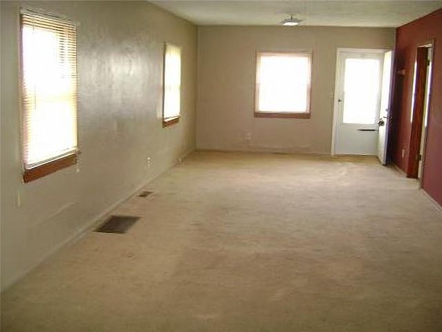 302 E Rose Street, Pittsburg, KS 66762