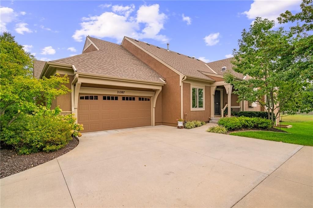 21287 W 116th Street, Olathe, KS 66061