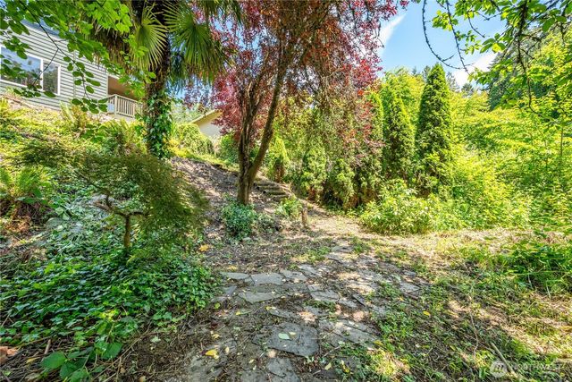 104 Cedar Falls Drive, Kelso, WA 98626