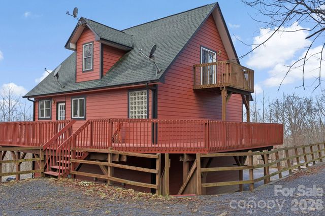 11 Roberts Drive, Swannanoa, NC 28778