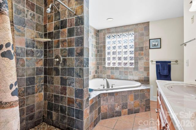 11 Roberts Drive, Swannanoa, NC 28778