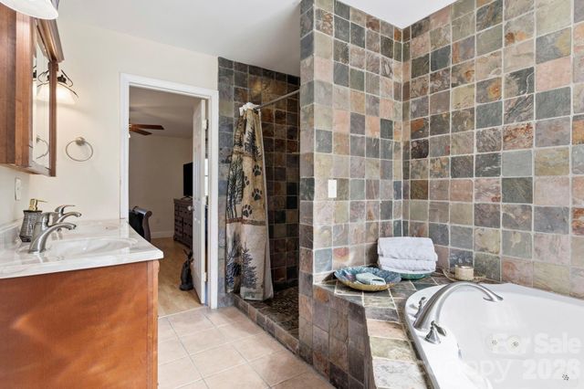 11 Roberts Drive, Swannanoa, NC 28778