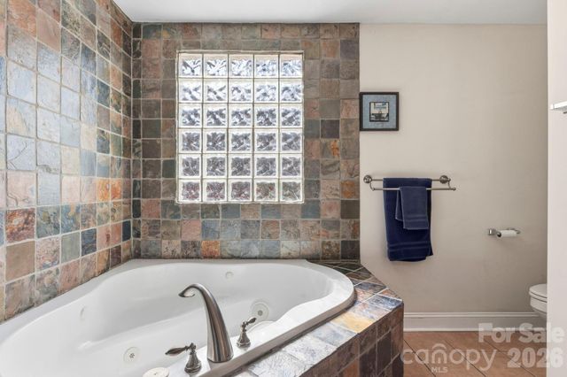 11 Roberts Drive, Swannanoa, NC 28778