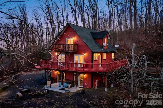 11 Roberts Drive, Swannanoa, NC 28778