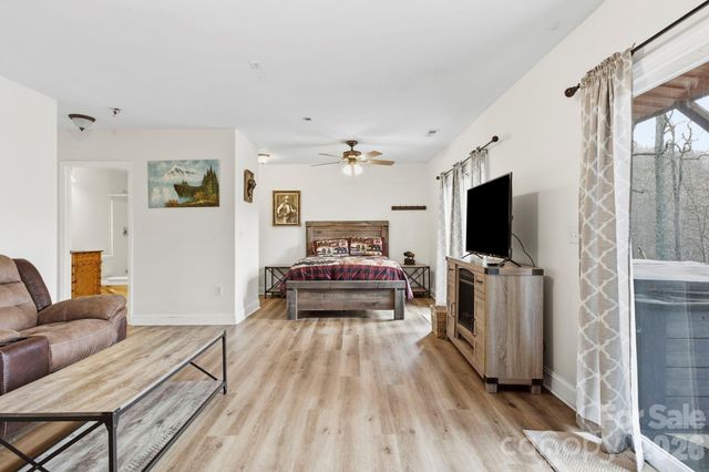 11 Roberts Drive, Swannanoa, NC 28778