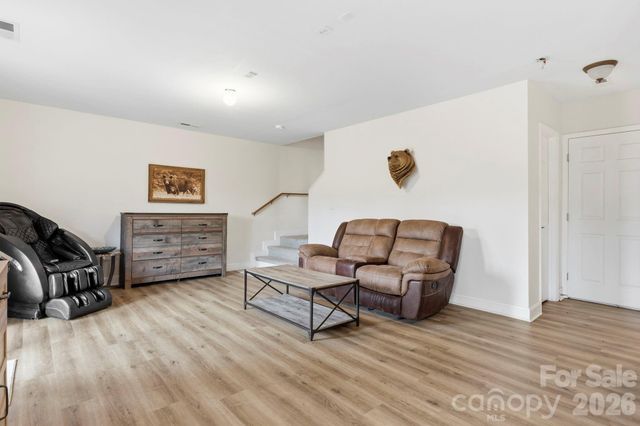 11 Roberts Drive, Swannanoa, NC 28778