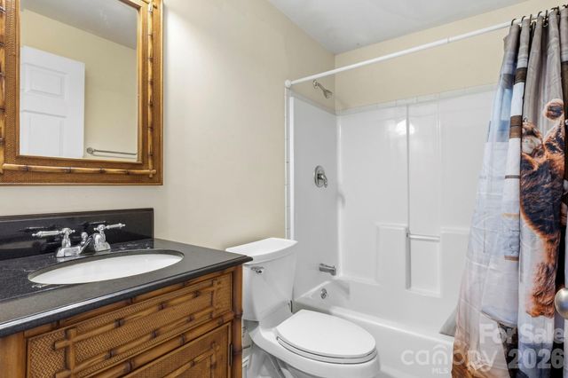 11 Roberts Drive, Swannanoa, NC 28778