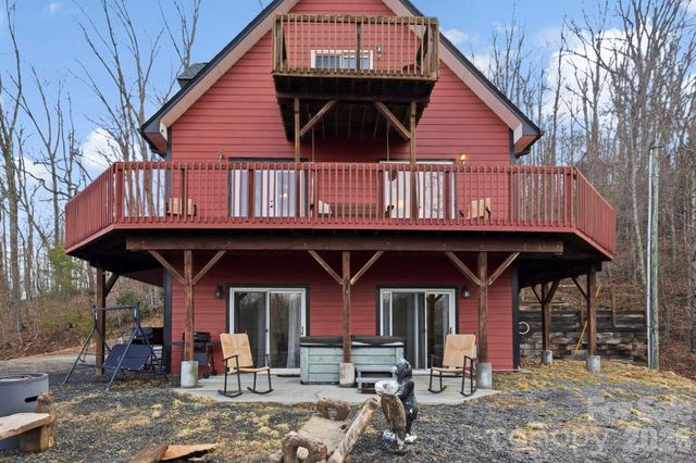 11 Roberts Drive, Swannanoa, NC 28778