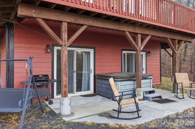 11 Roberts Drive, Swannanoa, NC 28778