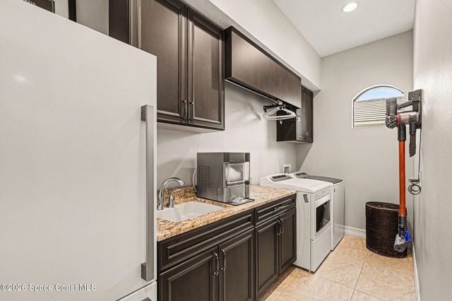 2882 Emeldi Lane, Melbourne, FL 32940