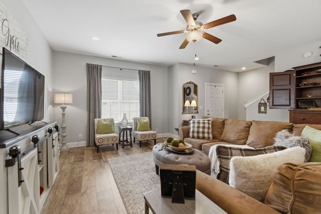 818 General Westmoreland Ct, Murfreesboro, TN 37129