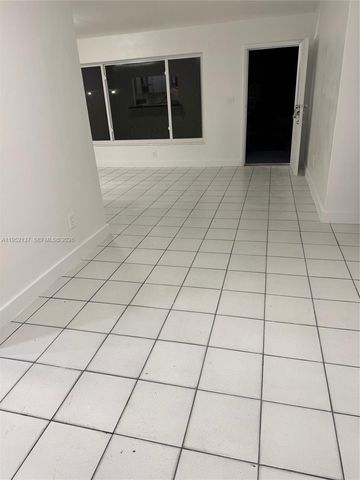 15860 SW 102 PL, Miami, FL 33157