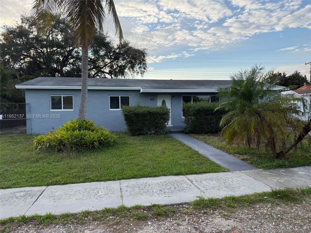 15860 SW 102 PL, Miami, FL 33157