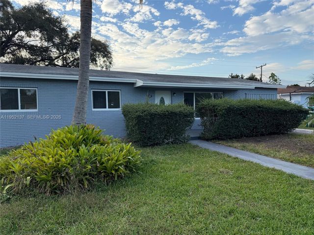 15860 SW 102 PL, Miami, FL 33157