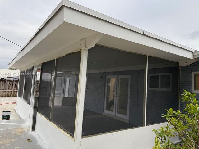 15860 SW 102 PL, Miami, FL 33157