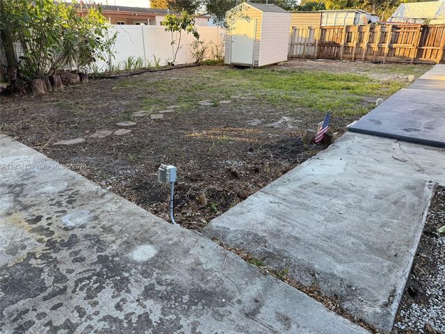 15860 SW 102 PL, Miami, FL 33157