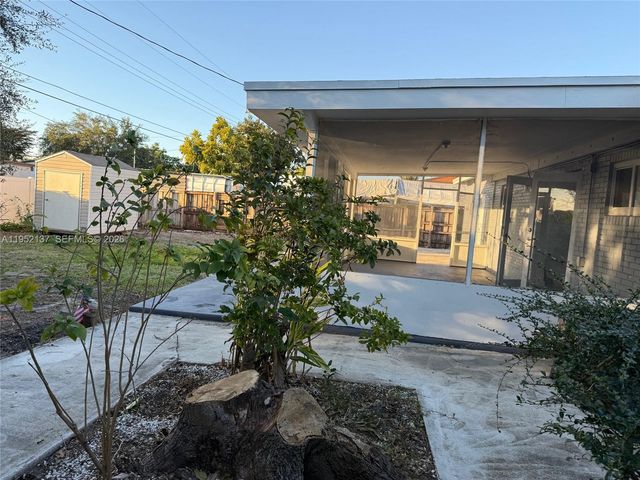 15860 SW 102 PL, Miami, FL 33157