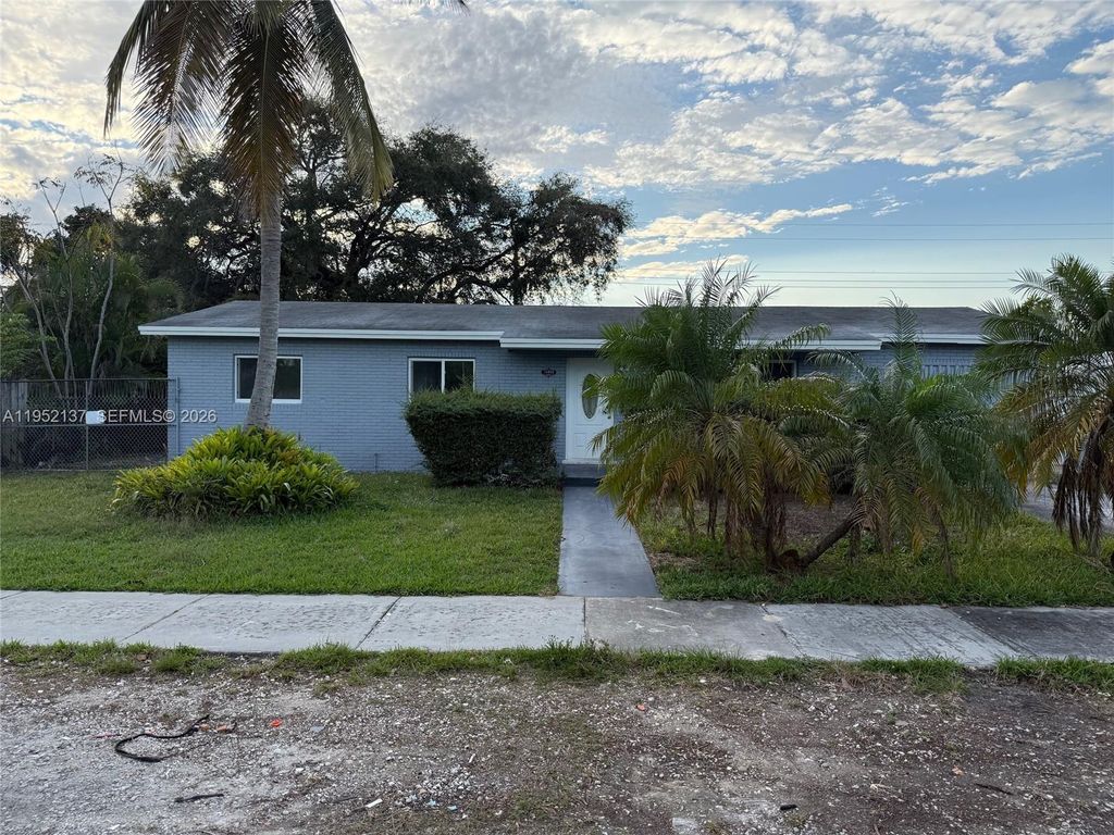 15860 SW 102 PL, Miami, FL 33157