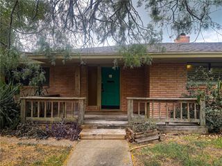 302 Montclair Dr, Corpus Christi, TX 78412