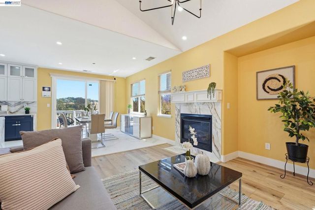857 Bridgeway Cir, El Sobrante, CA 94803