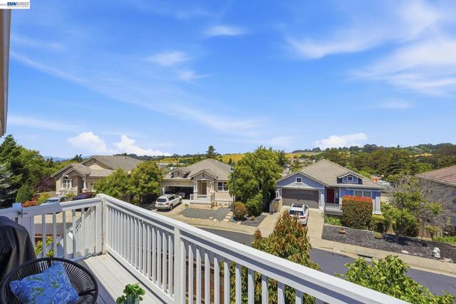 857 Bridgeway Cir, El Sobrante, CA 94803