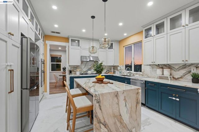 857 Bridgeway Cir, El Sobrante, CA 94803