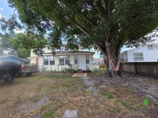 2517 19TH AVENUE W, Bradenton, FL 34205