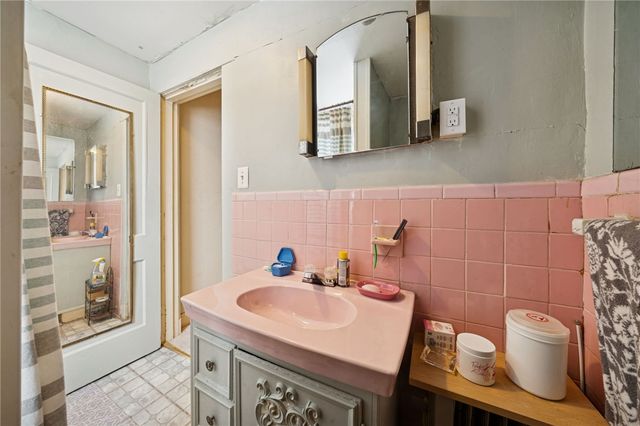 745 Anaheim St, Hill District, PA 15219