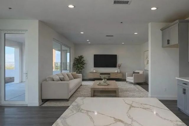 16765 La Bella Villa, Riverside, CA 92503