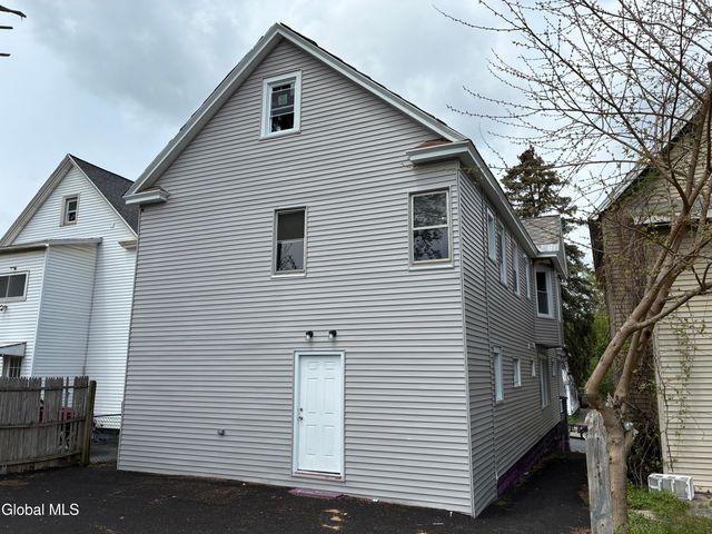 1027 2nd Avenue, Schenectady, NY 12303