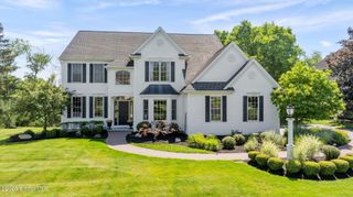11 Fairview Lane, Halfmoon, NY 12118