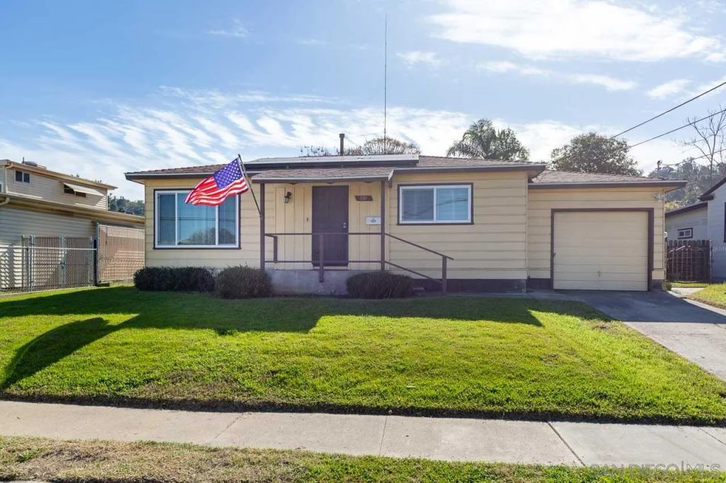 737 Laguna Avenue, El Cajon, CA 92020