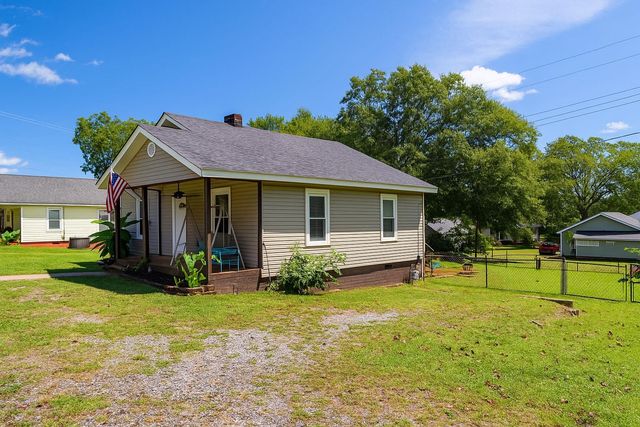 24 1st Street, Inman, SC 29349