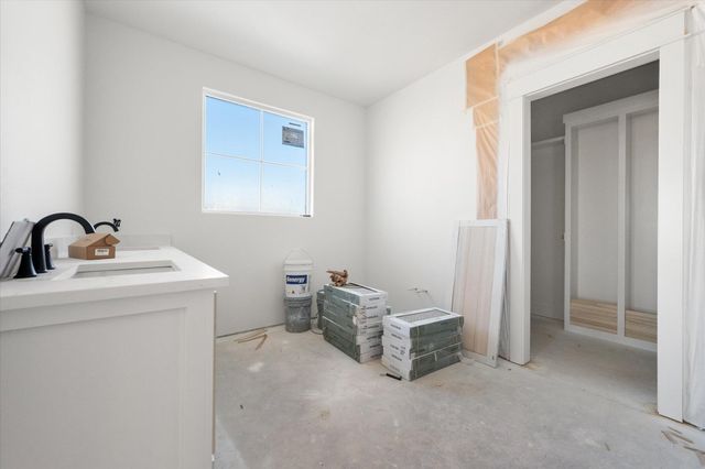 307 Boxwood Avenue, New Home, TX 79381