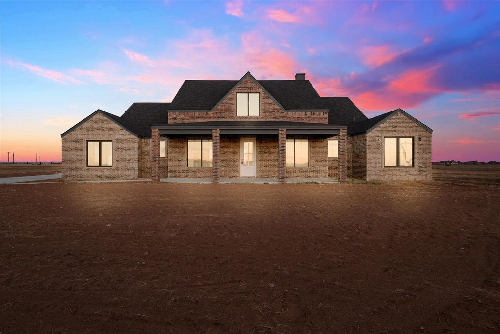 307 Boxwood Avenue, New Home, TX 79381