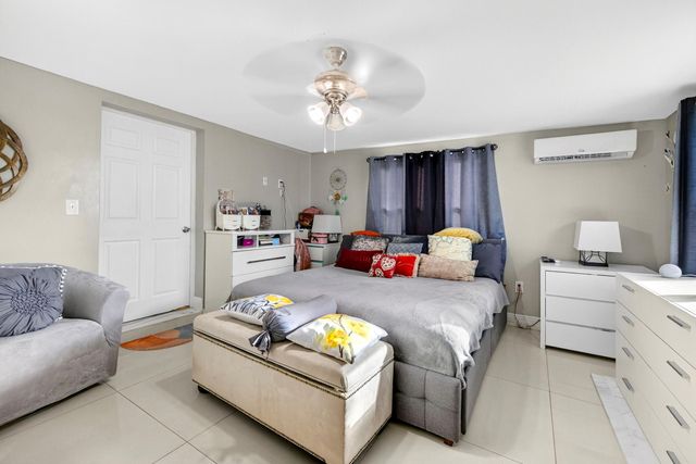 2673 NW 59th Ave, Margate, FL 33063