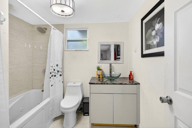 2673 NW 59th Ave, Margate, FL 33063