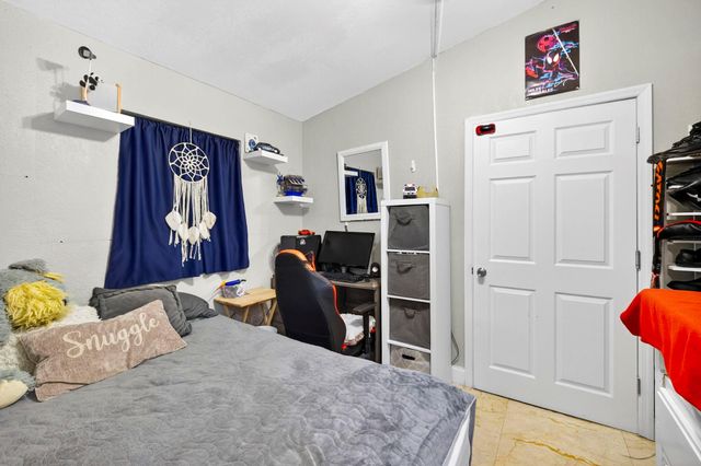 2673 NW 59th Ave, Margate, FL 33063